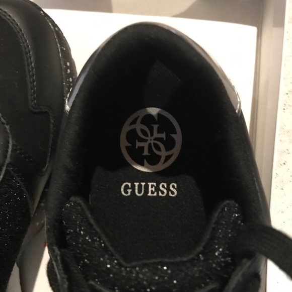 New GUESS Sparkly Outsole Running Shoes Sneakers Women's Size 7.5 Black White - Picture 7 of 9
